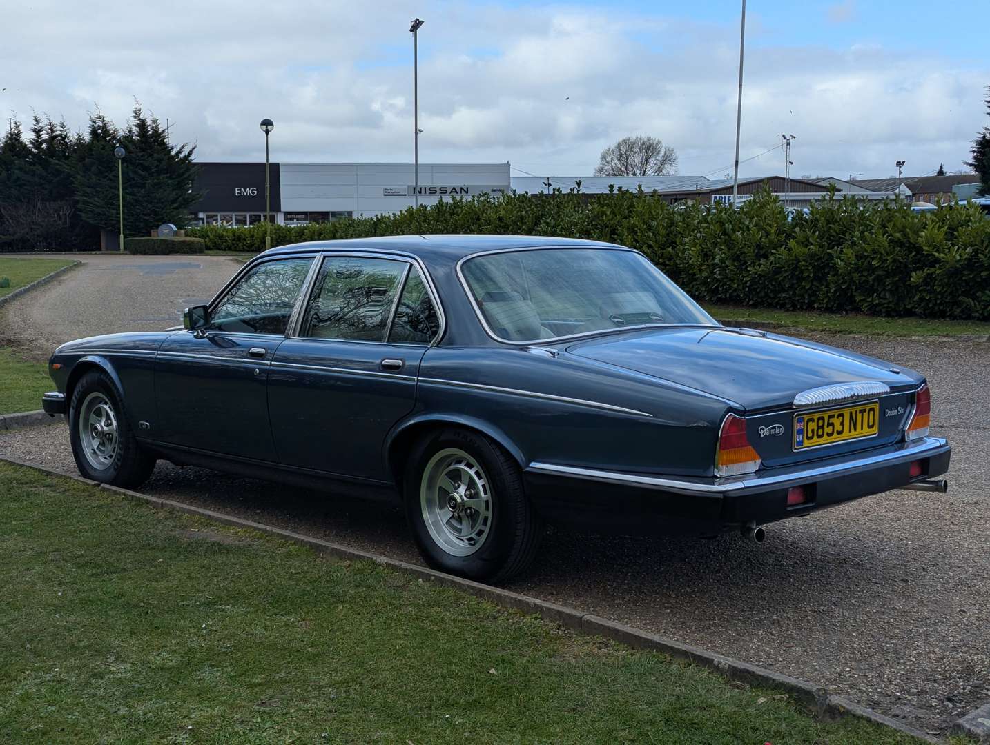 <p>1989 DAIMLER DOUBLE SIX HE AUTO</p>