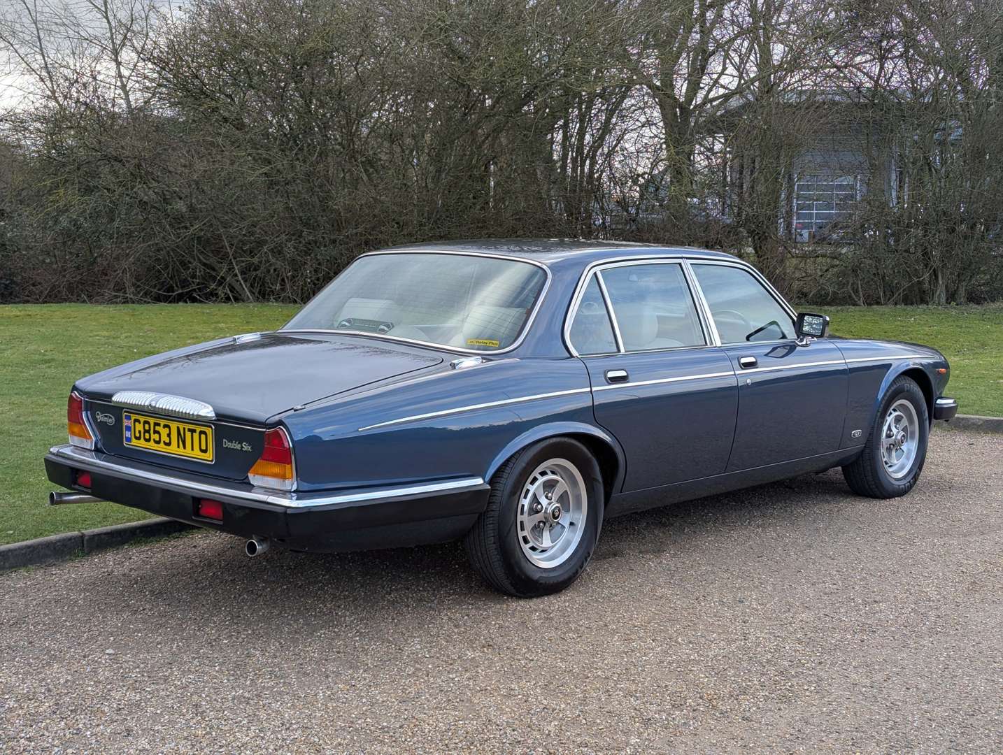 <p>1989 DAIMLER DOUBLE SIX HE AUTO</p>