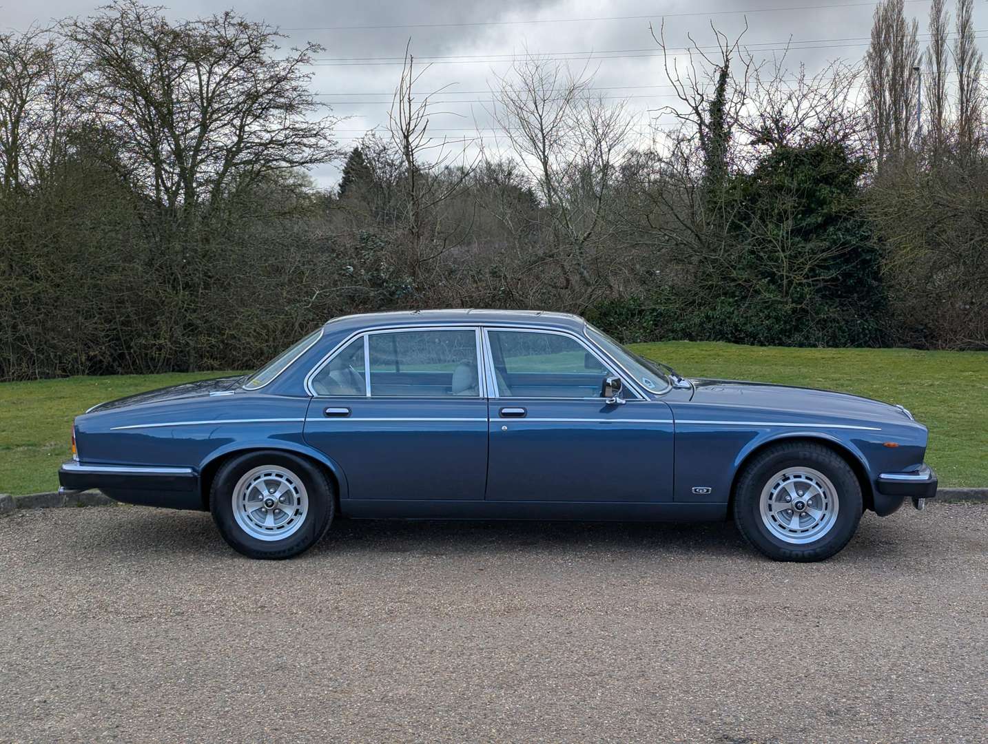 <p>1989 DAIMLER DOUBLE SIX HE AUTO</p>
