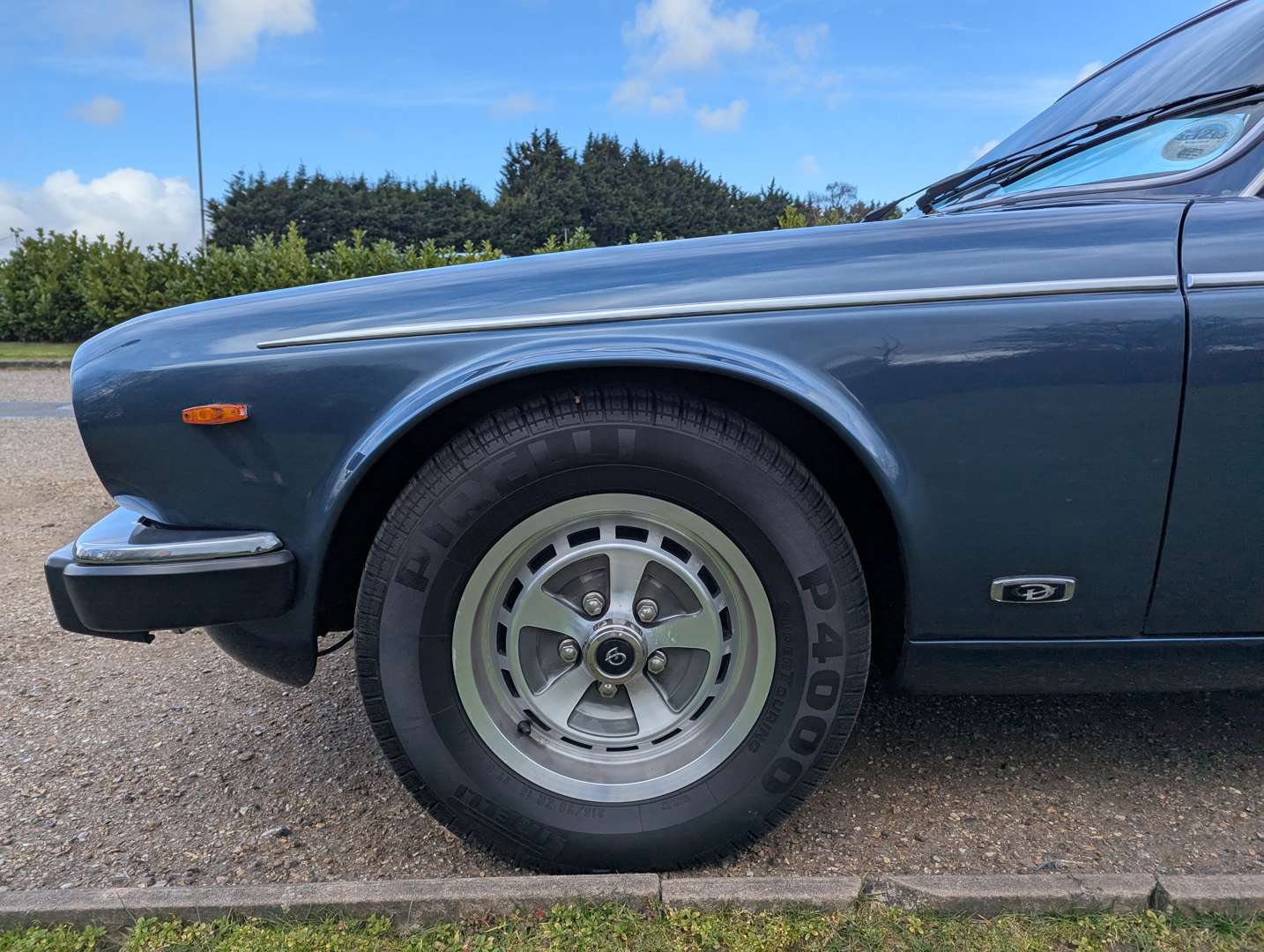<p>1989 DAIMLER DOUBLE SIX HE AUTO</p>