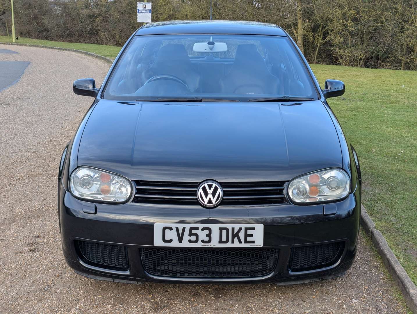 <p>2003 VW GOLF R32</p>