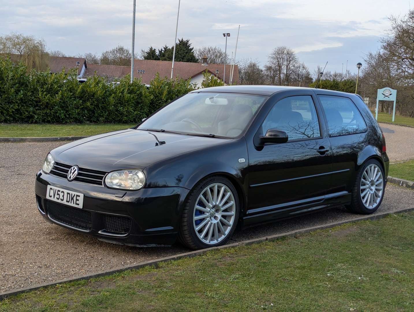 <p>2003 VW GOLF R32</p>