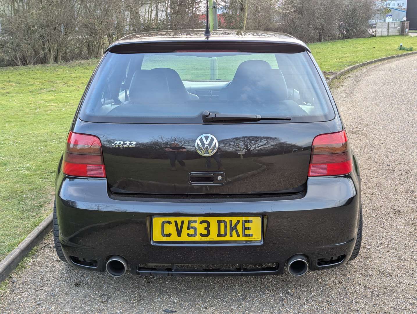 <p>2003 VW GOLF R32</p>