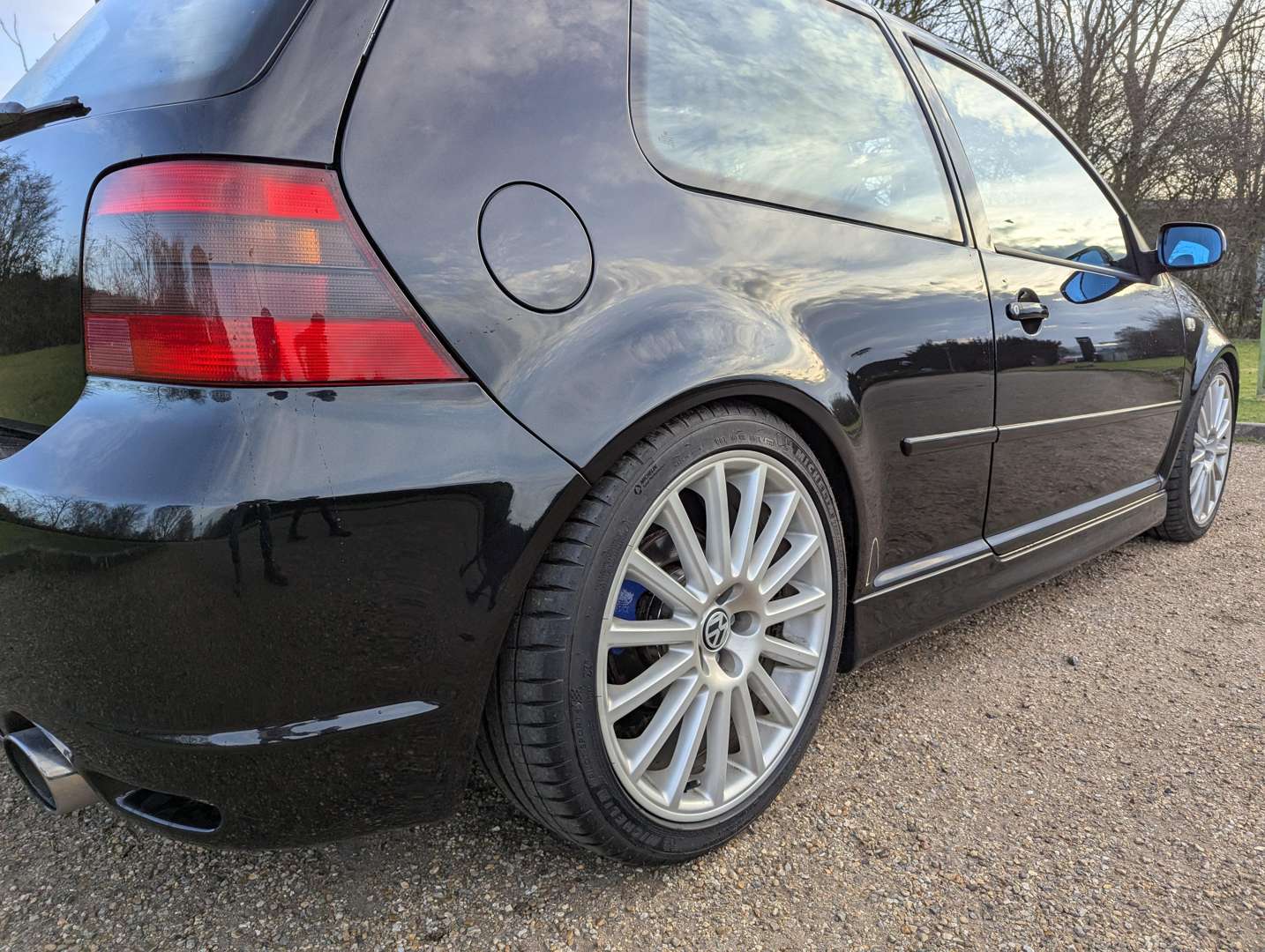 <p>2003 VW GOLF R32</p>