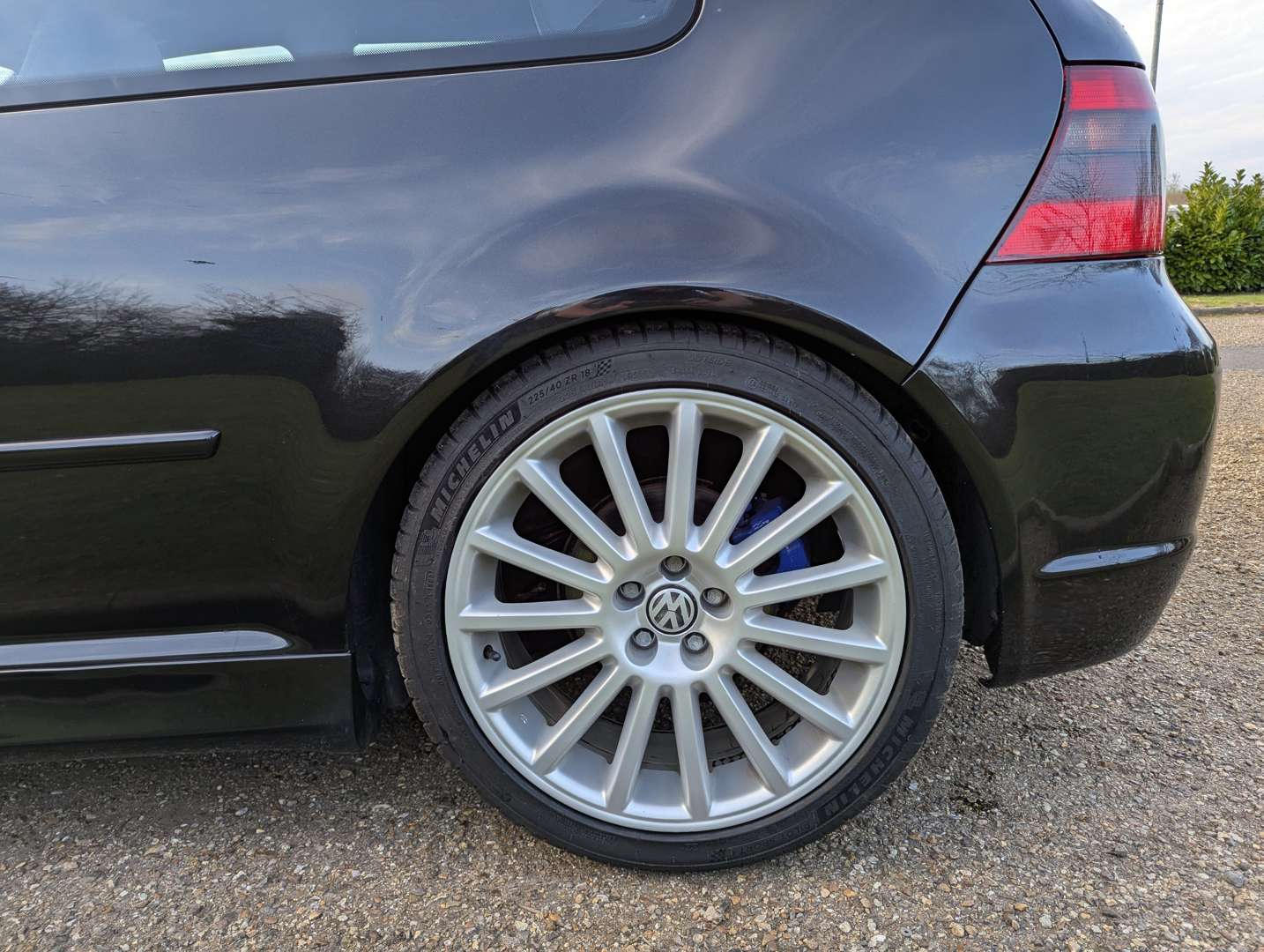 <p>2003 VW GOLF R32</p>