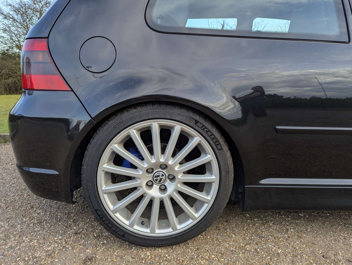 <p>2003 VW GOLF R32</p>