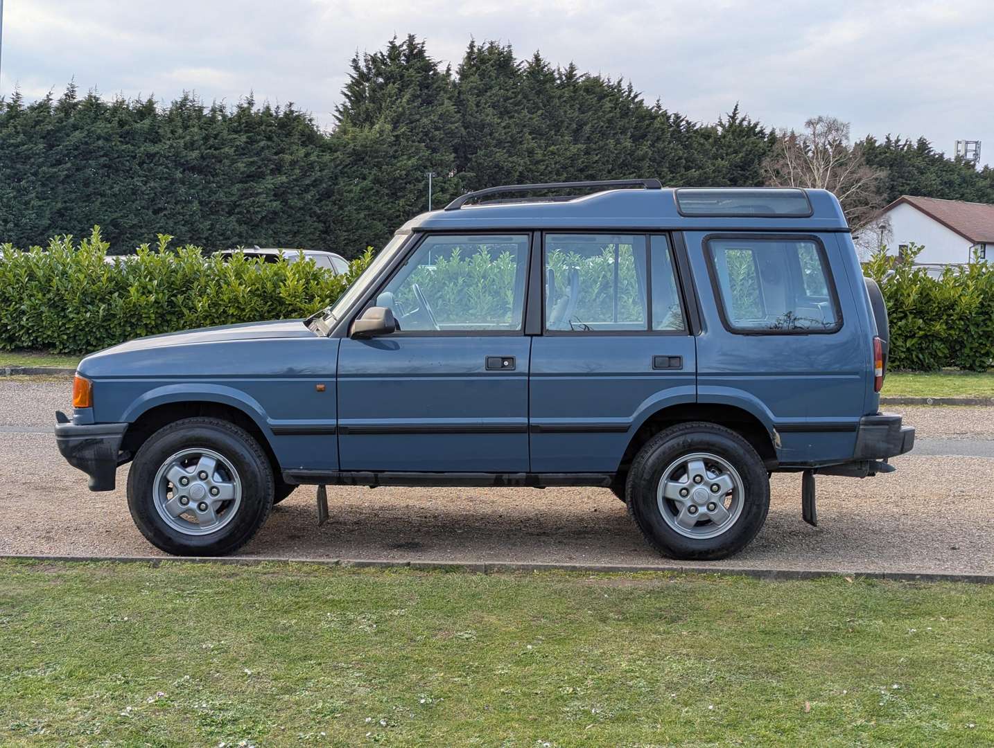 <p>1995 LAND ROVER DISCOVERY TDI</p>