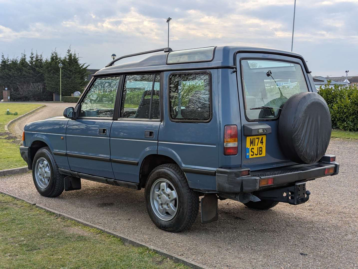 <p>1995 LAND ROVER DISCOVERY TDI</p>
