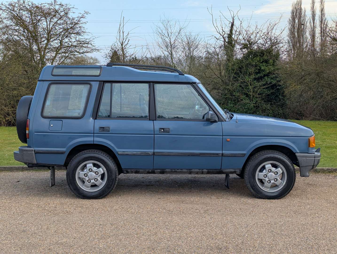 <p>1995 LAND ROVER DISCOVERY TDI</p>