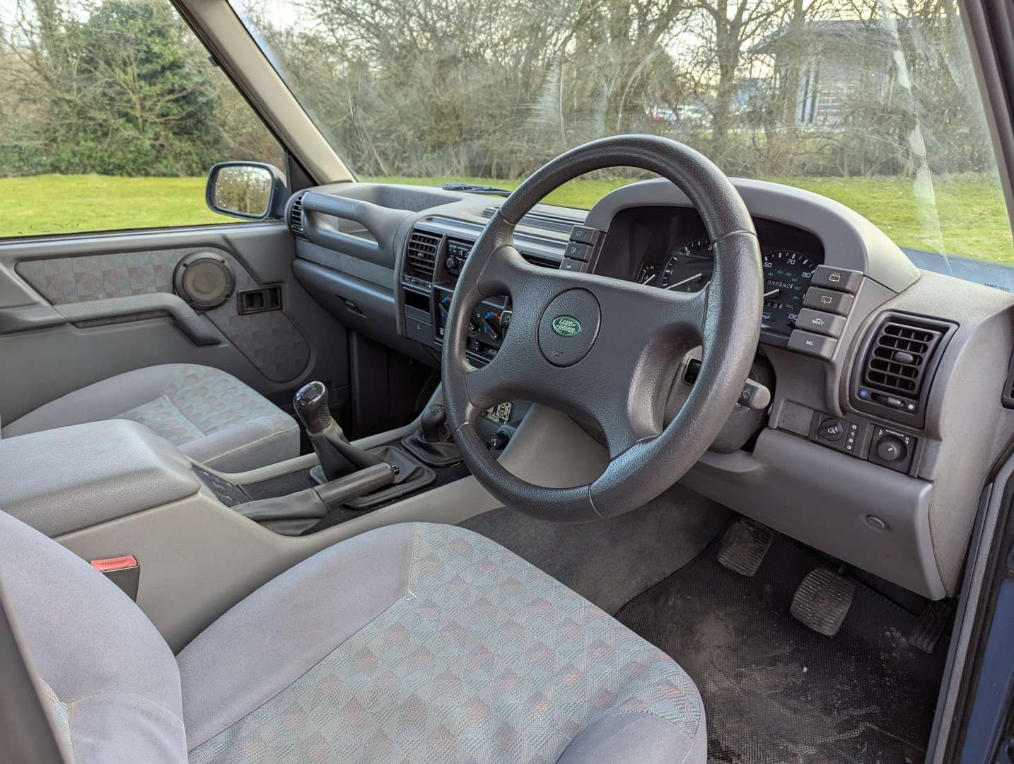 <p>1995 LAND ROVER DISCOVERY TDI</p>