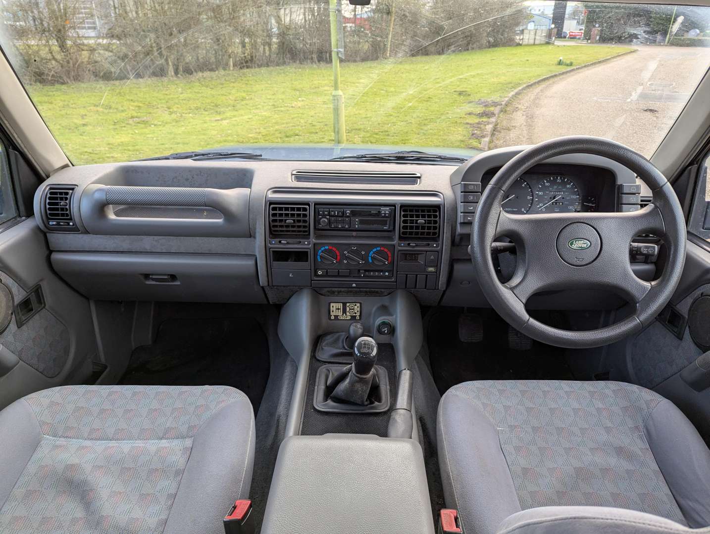 <p>1995 LAND ROVER DISCOVERY TDI</p>