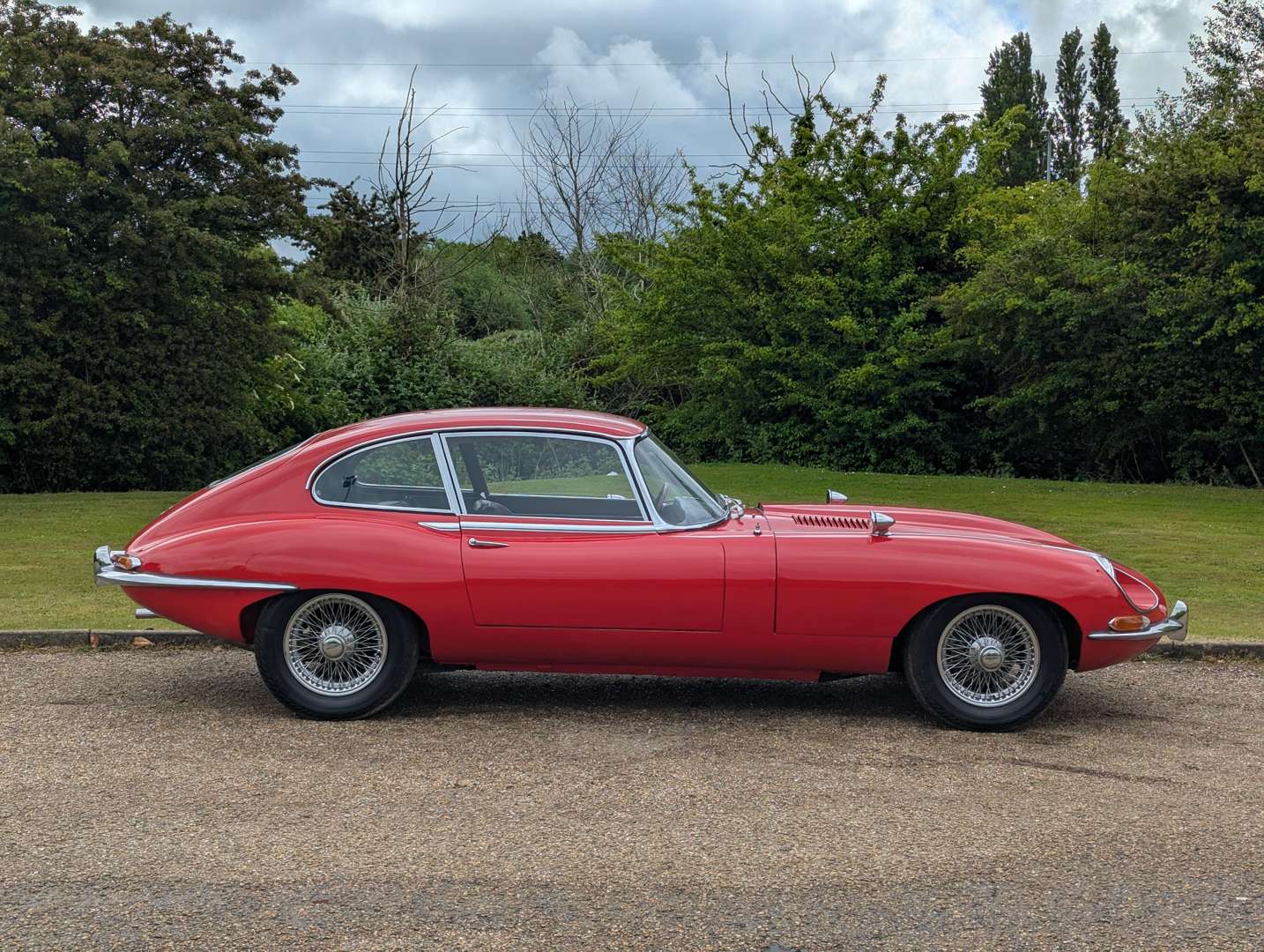 <p>1968 JAGUAR E-TYPE 2+2 4.2 SERIES 1½ COUPE AUTO LHD</p>