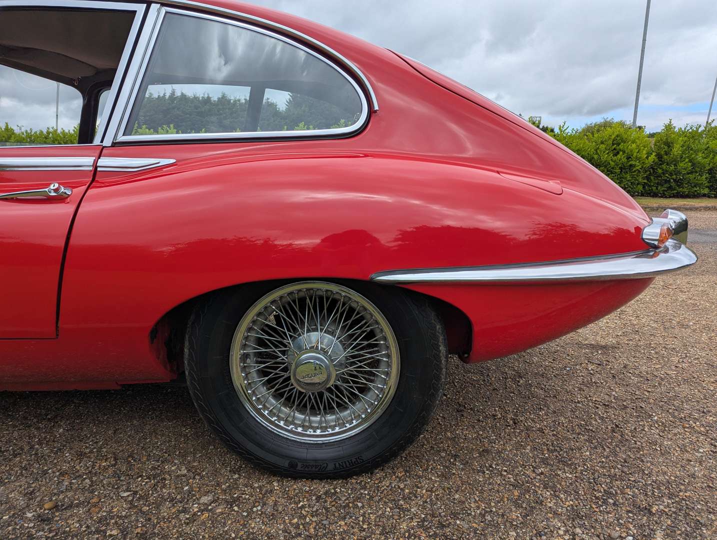 <p>1968 JAGUAR E-TYPE 2+2 4.2 SERIES 1½ COUPE AUTO LHD</p>