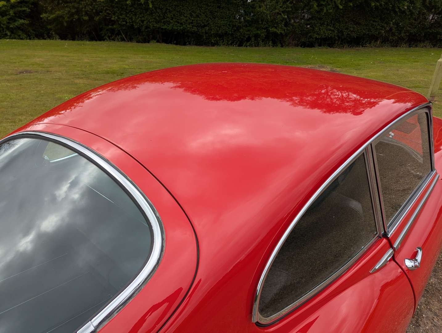 <p>1968 JAGUAR E-TYPE 2+2 4.2 SERIES 1½ COUPE AUTO LHD</p>