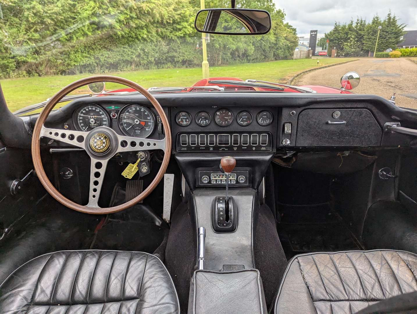 <p>1968 JAGUAR E-TYPE 2+2 4.2 SERIES 1½ COUPE AUTO LHD</p>