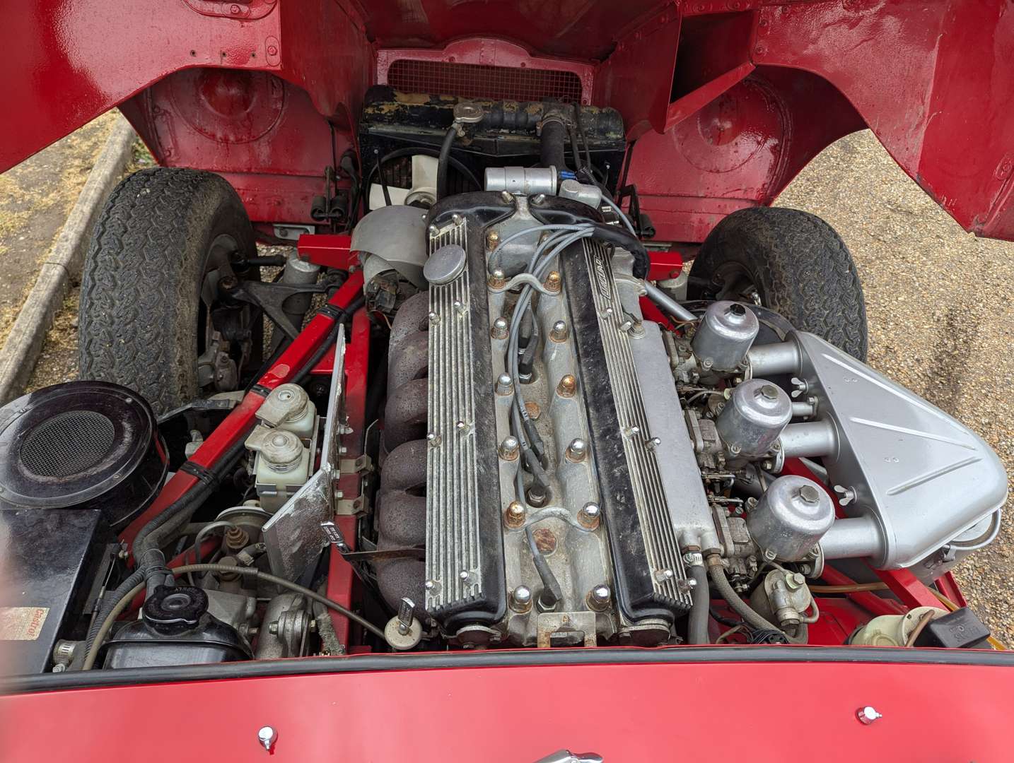 <p>1968 JAGUAR E-TYPE 2+2 4.2 SERIES 1½ COUPE AUTO LHD</p>