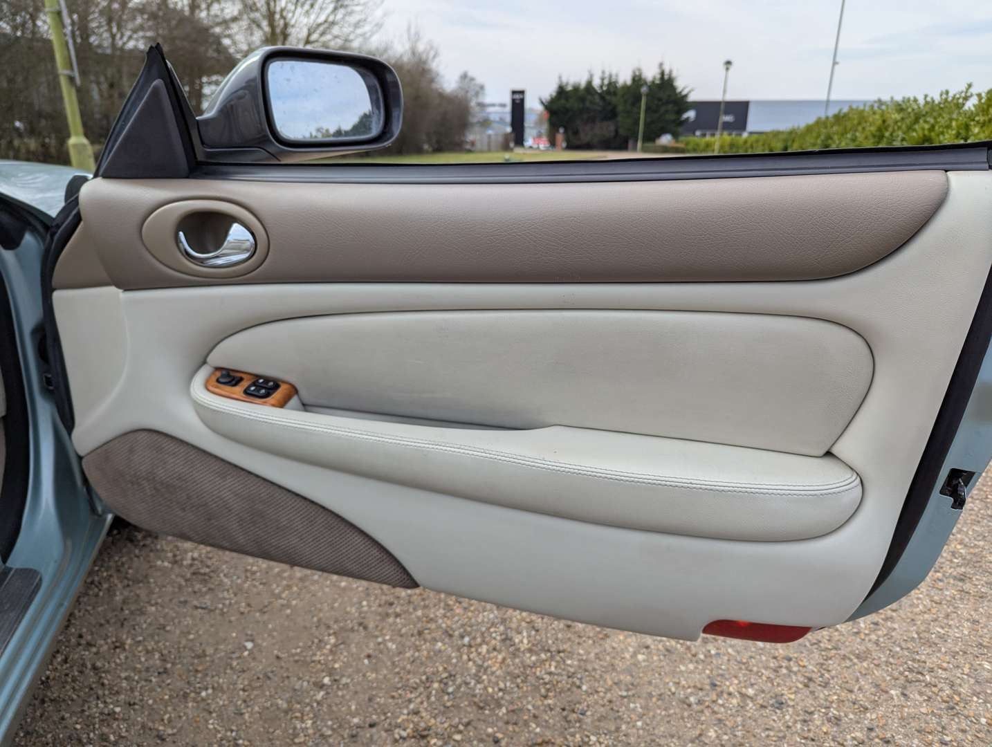 <p>2002 JAGUAR XK8 4.0 CONVERTIBLE AUTO</p>