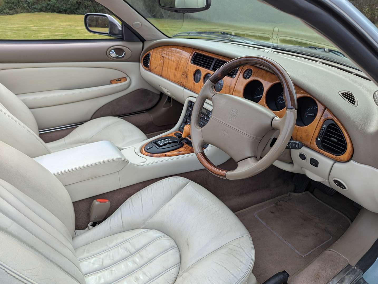 <p>2002 JAGUAR XK8 4.0 CONVERTIBLE AUTO</p>
