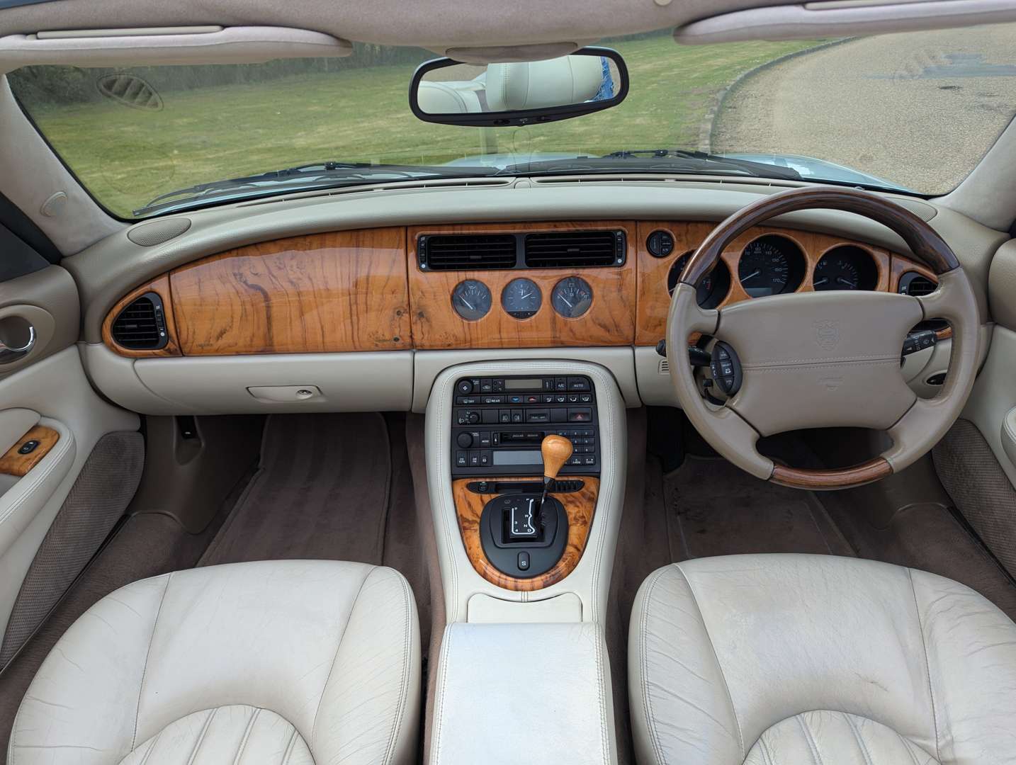 <p>2002 JAGUAR XK8 4.0 CONVERTIBLE AUTO</p>