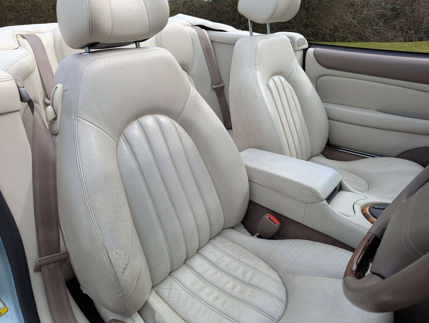 <p>2002 JAGUAR XK8 4.0 CONVERTIBLE AUTO</p>