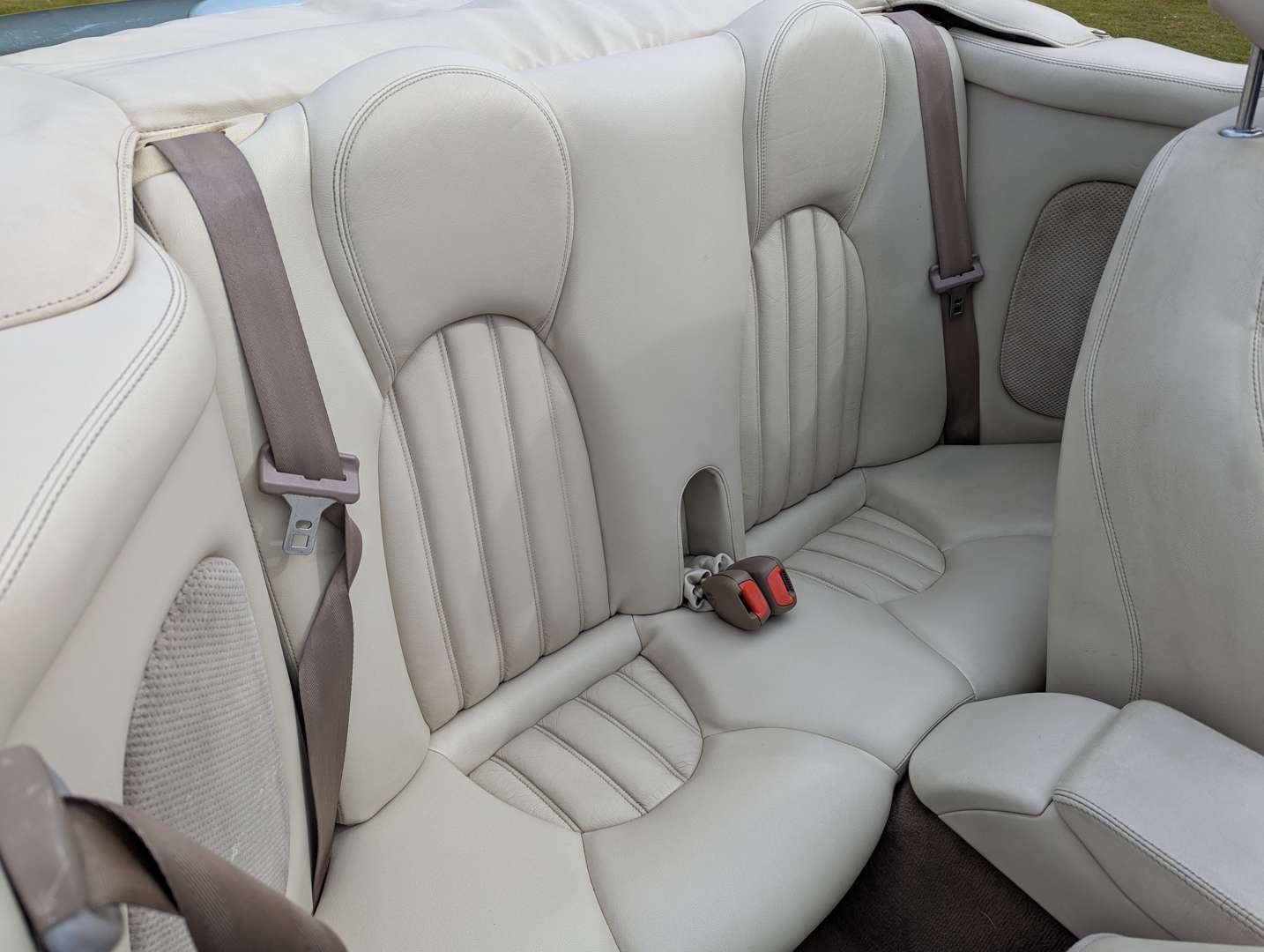 <p>2002 JAGUAR XK8 4.0 CONVERTIBLE AUTO</p>