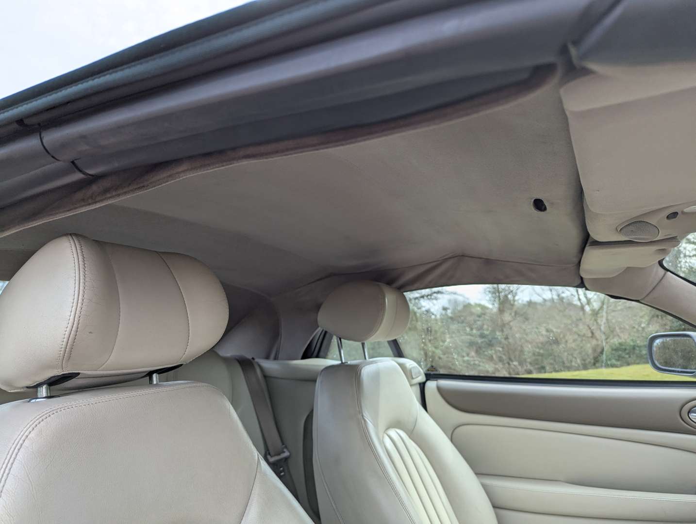<p>2002 JAGUAR XK8 4.0 CONVERTIBLE AUTO</p>