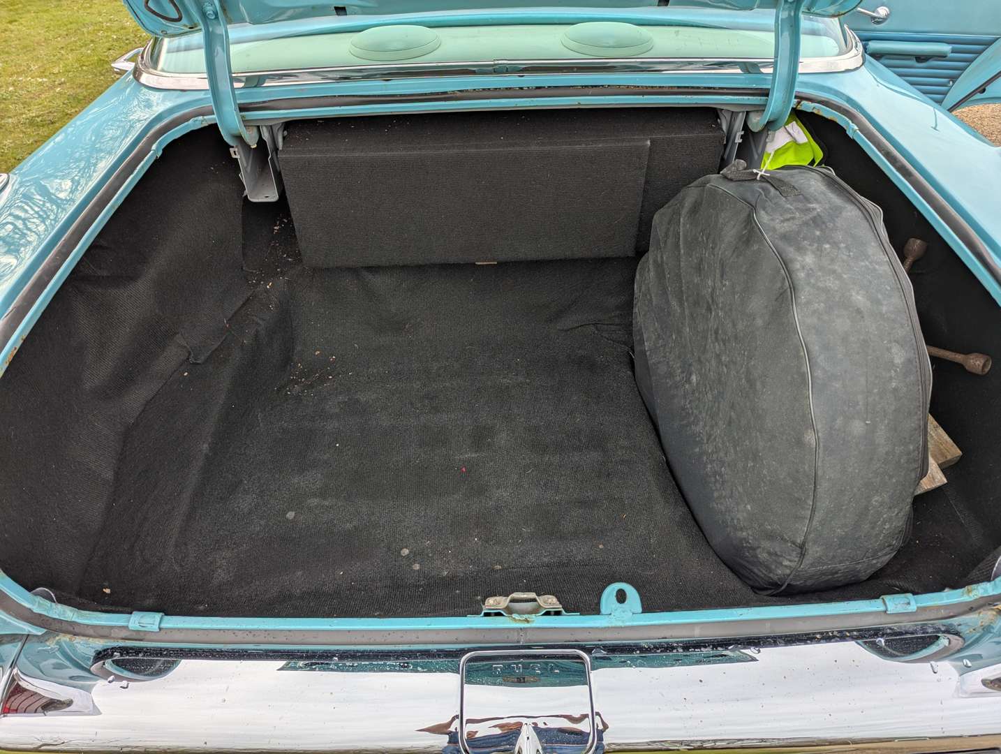 <p>1958 BUICK SPECIAL LHD</p>