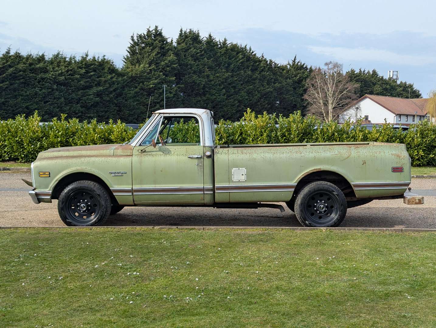 <p>1969 CHEVROLET CST/30 PICK-UP LHD</p>