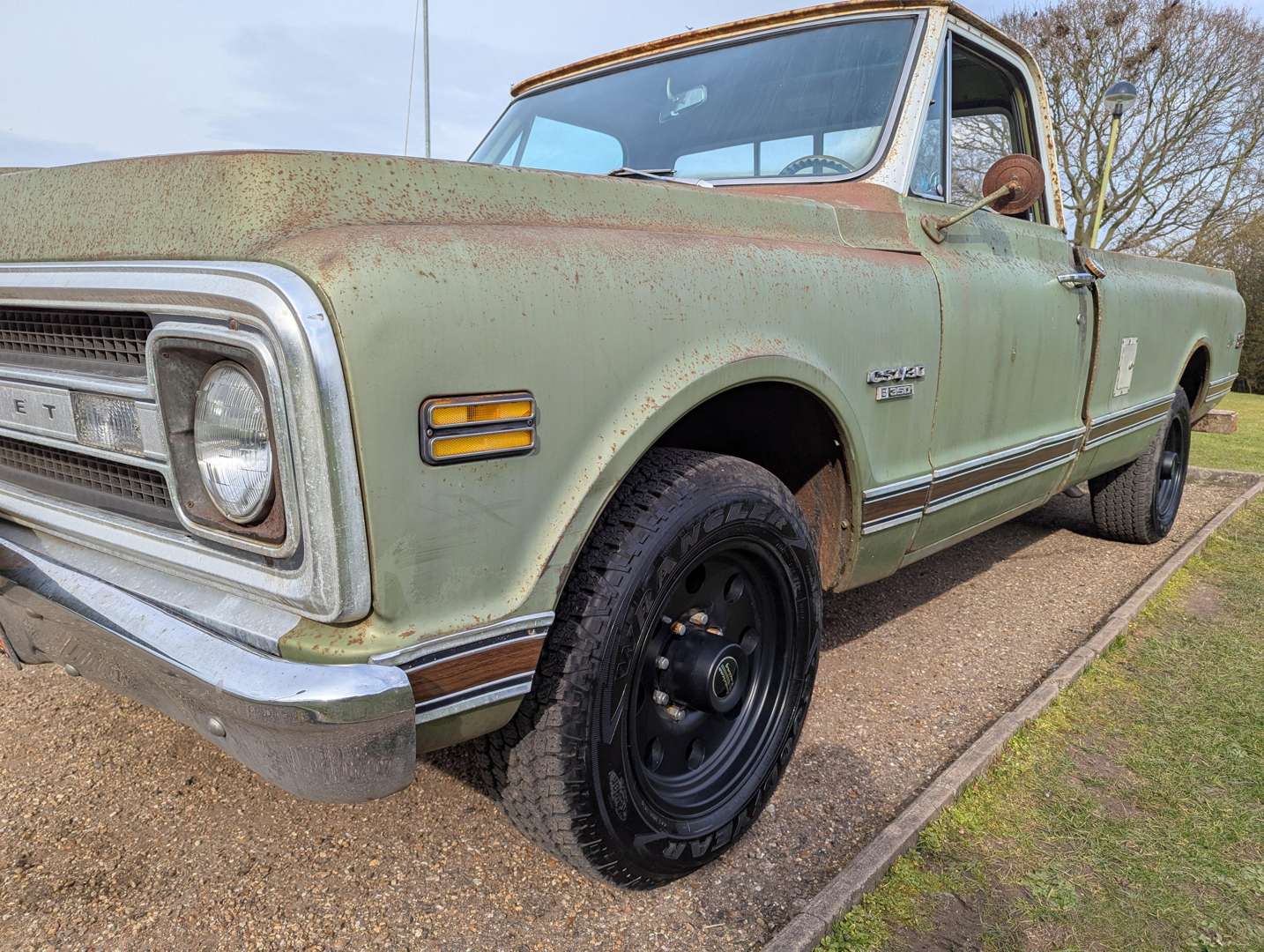 <p>1969 CHEVROLET CST/30 PICK-UP LHD</p>