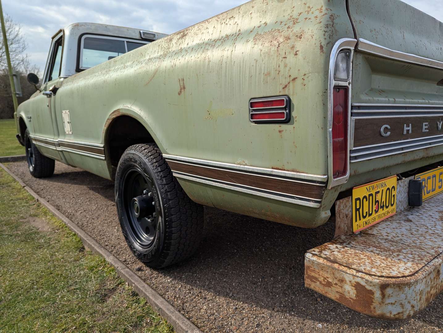 <p>1969 CHEVROLET CST/30 PICK-UP LHD</p>