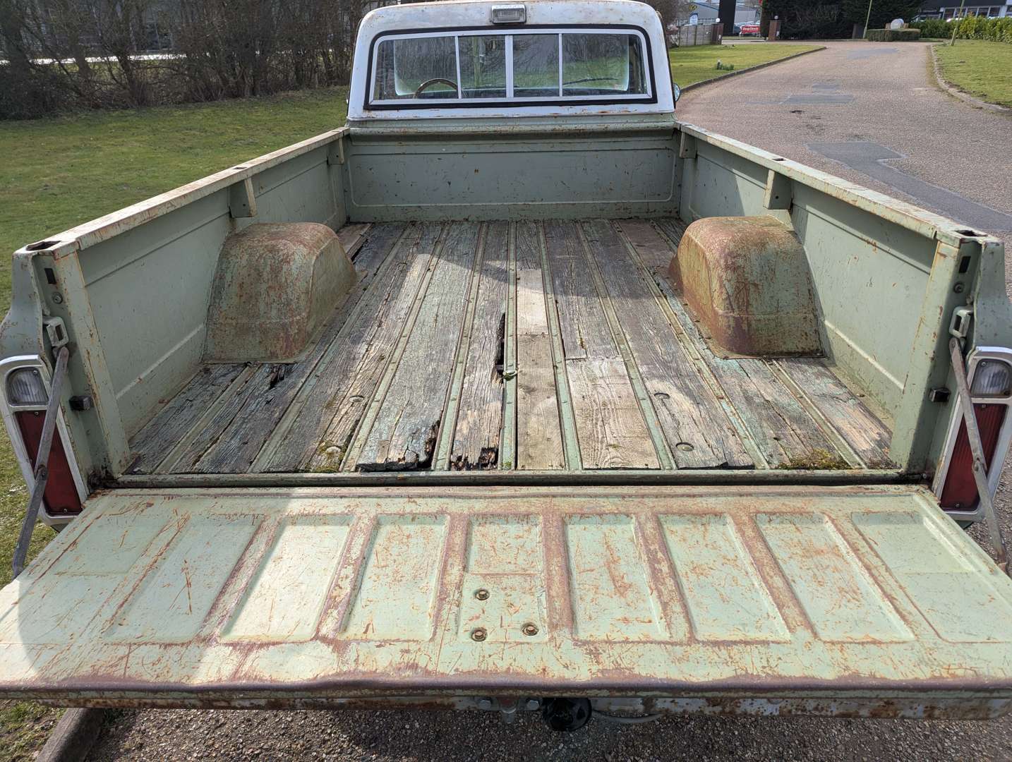 <p>1969 CHEVROLET CST/30 PICK-UP LHD</p>