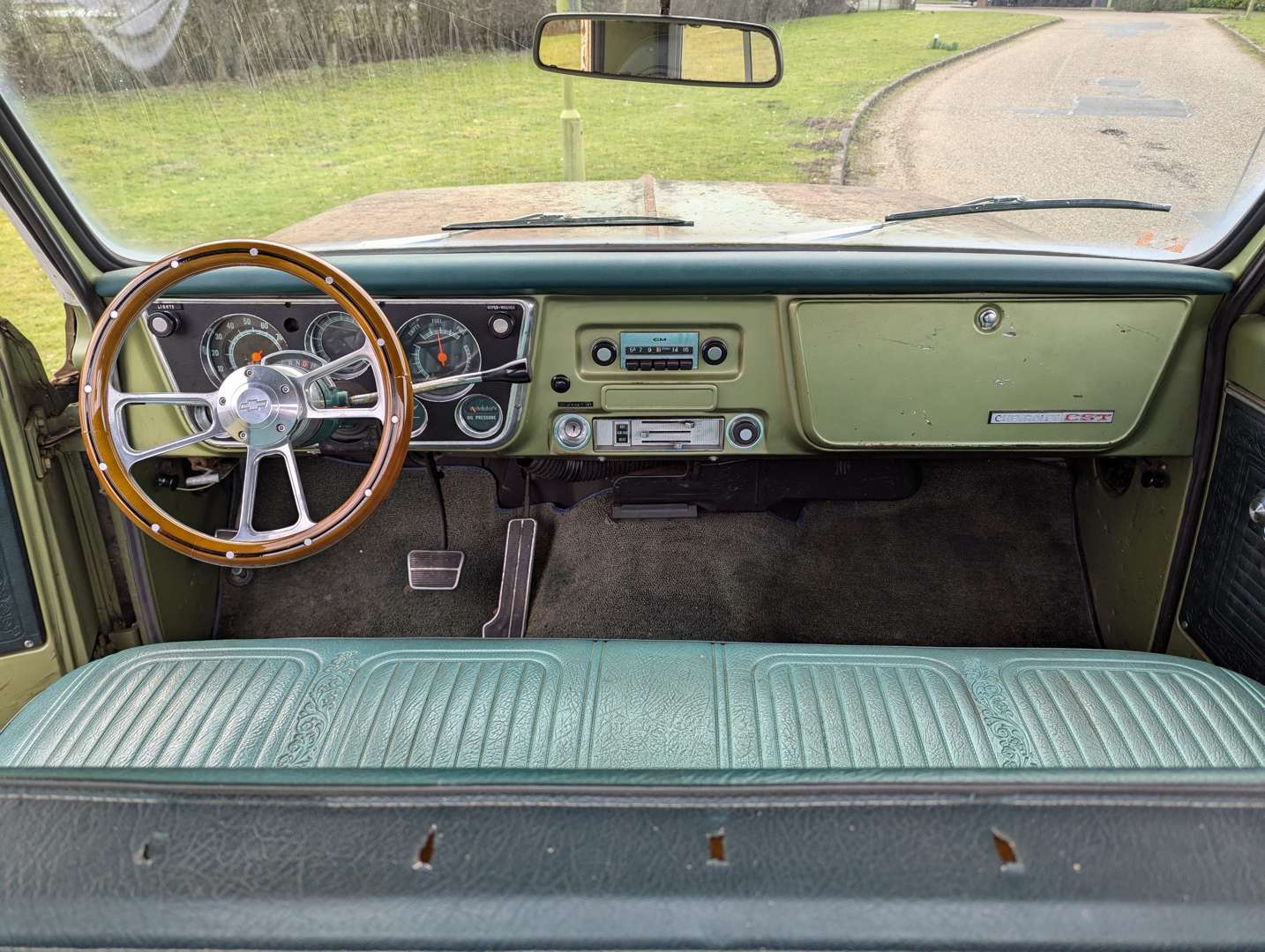 <p>1969 CHEVROLET CST/30 PICK-UP LHD</p>