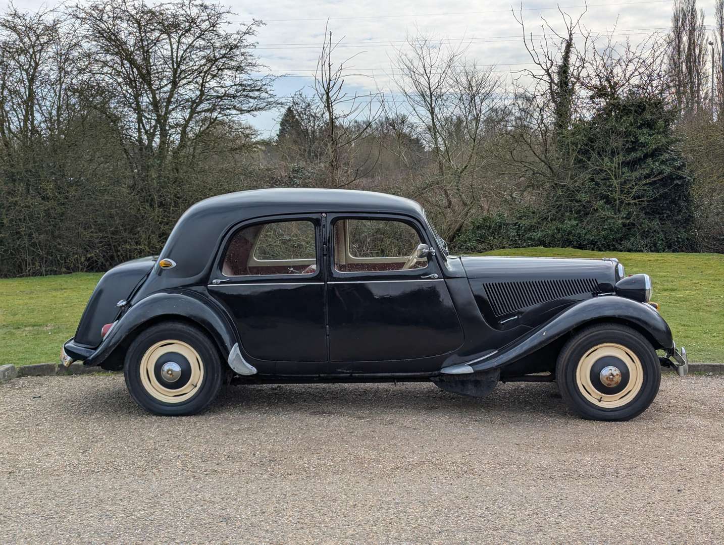 <p>1954 CITROEN TRACTION AVANT LHD</p>