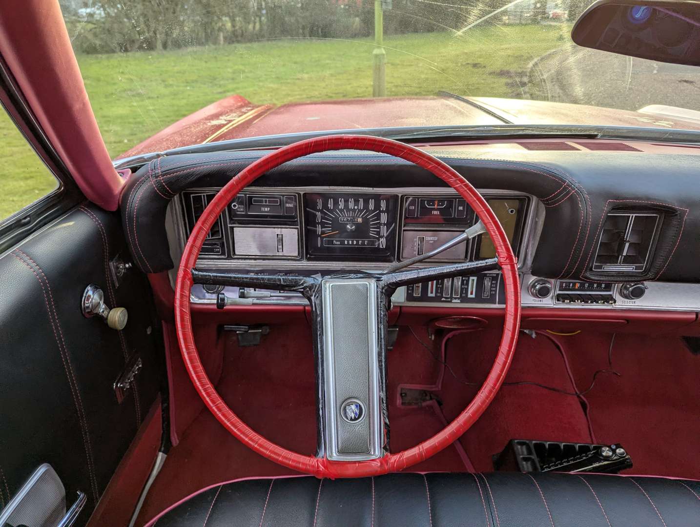 <p>1968 BUICK WILDCAT LHD</p>