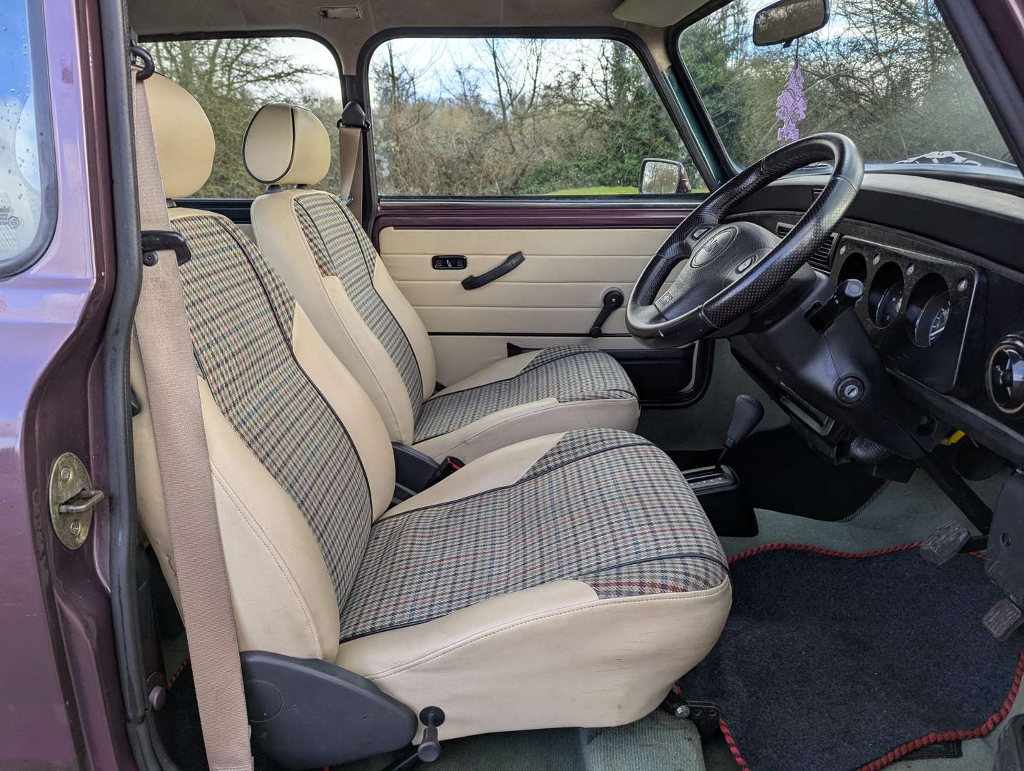 <p>1997 ROVER MINI MAYFAIR AUTO</p>