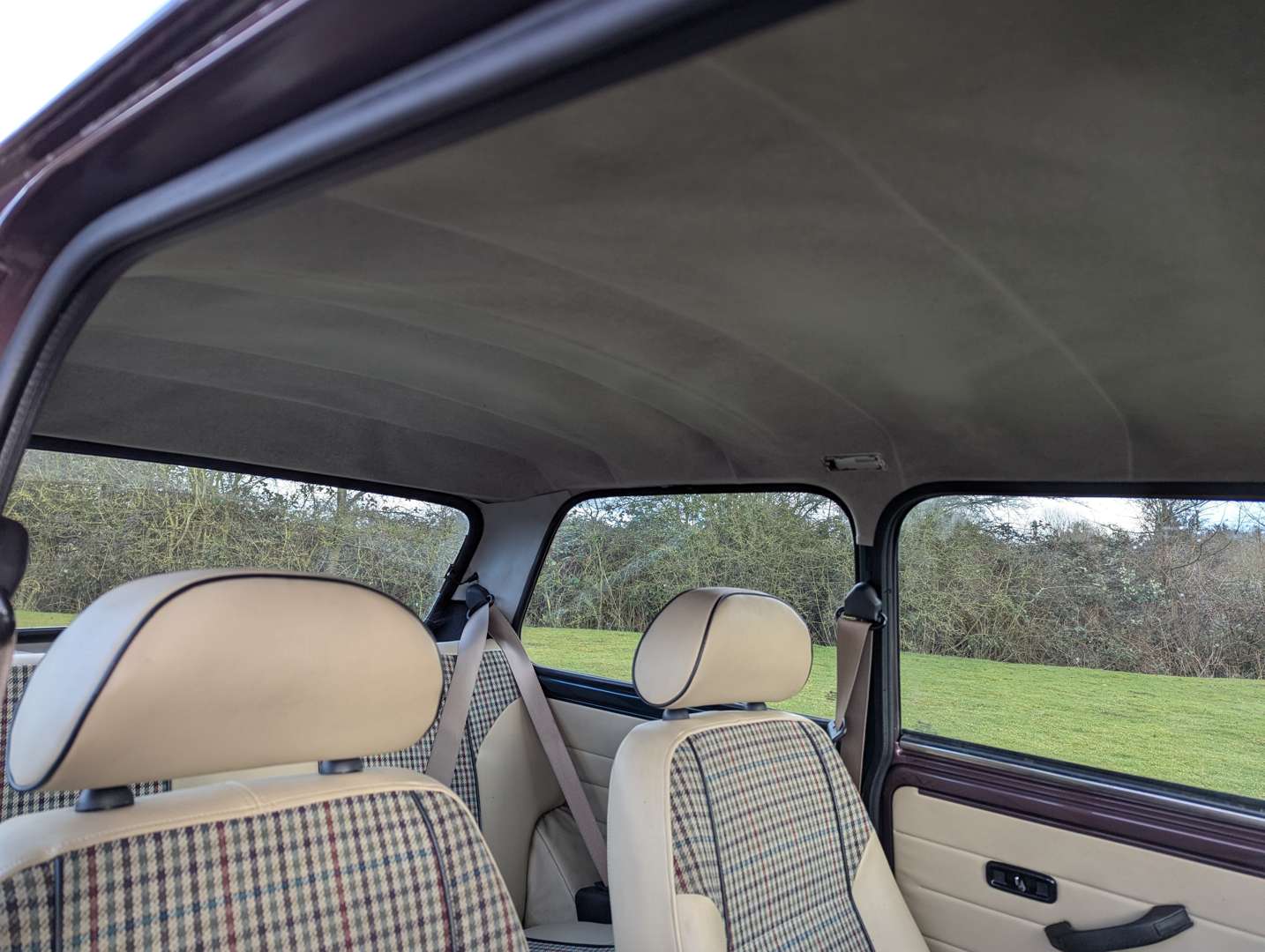 <p>1997 ROVER MINI MAYFAIR AUTO</p>