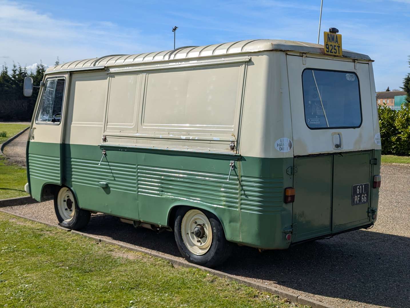 <p>1979 PEUGEOT J7 VAN LHD</p>