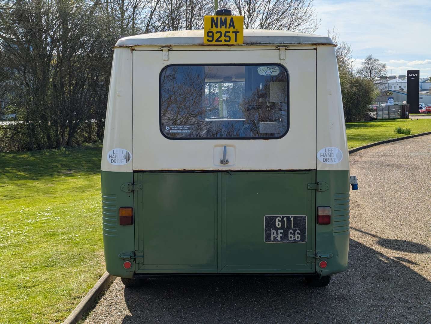 <p>1979 PEUGEOT J7 VAN LHD</p>
