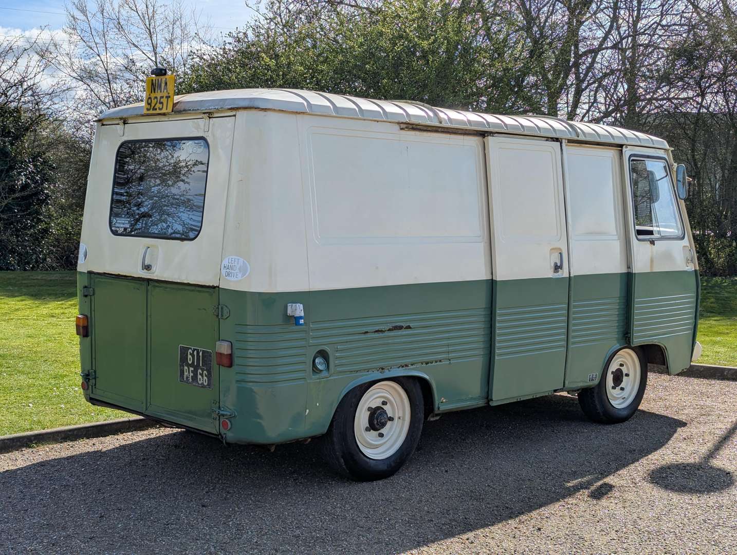<p>1979 PEUGEOT J7 VAN LHD</p>