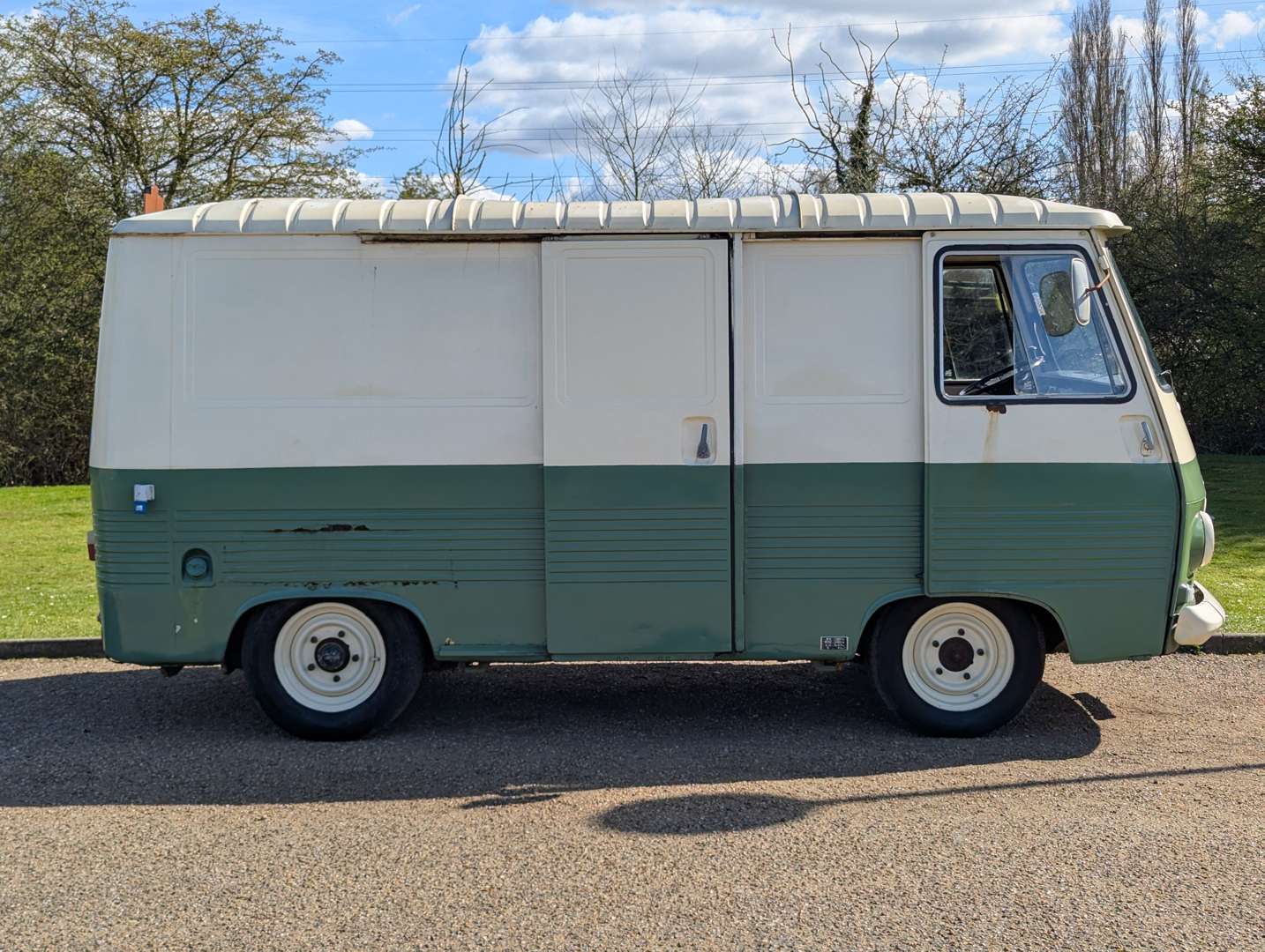 <p>1979 PEUGEOT J7 VAN LHD</p>