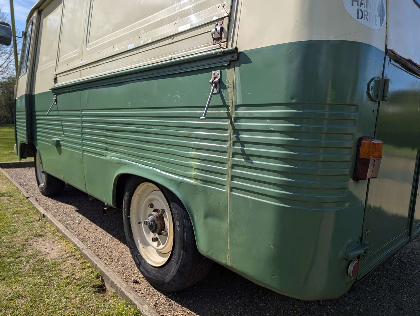 <p>1979 PEUGEOT J7 VAN LHD</p>