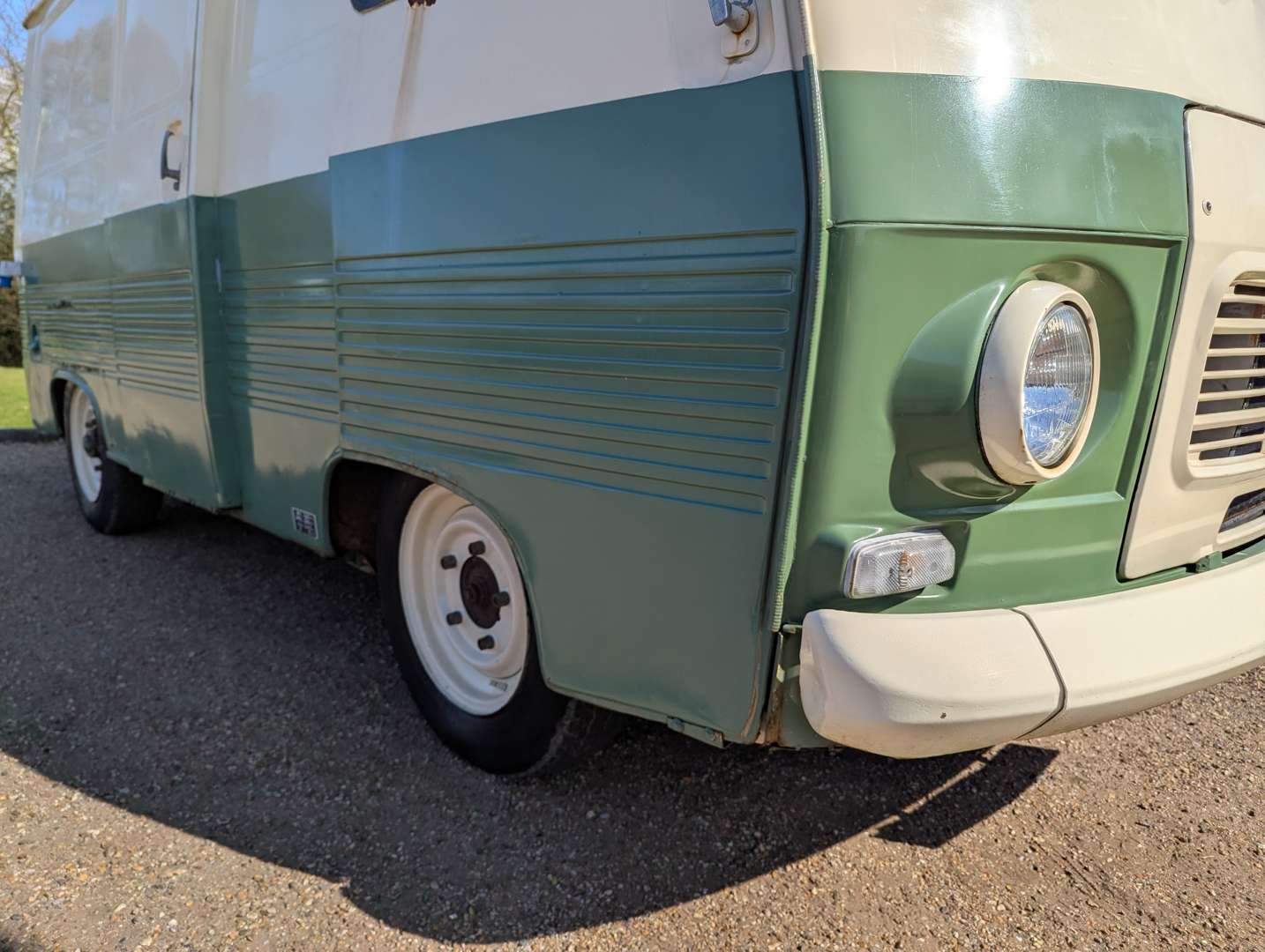 <p>1979 PEUGEOT J7 VAN LHD</p>