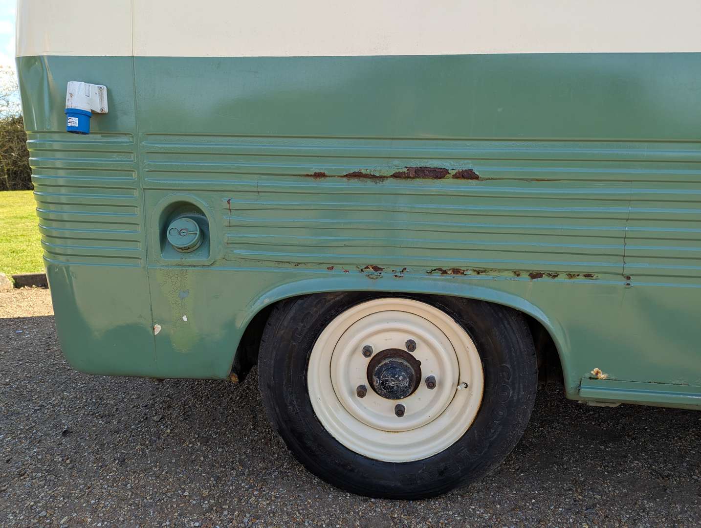 <p>1979 PEUGEOT J7 VAN LHD</p>