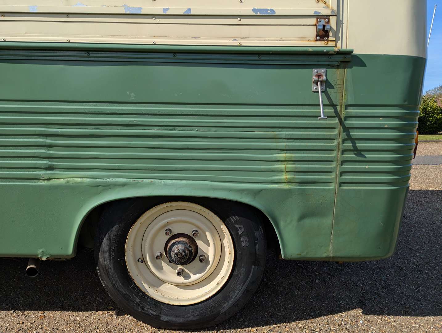 <p>1979 PEUGEOT J7 VAN LHD</p>