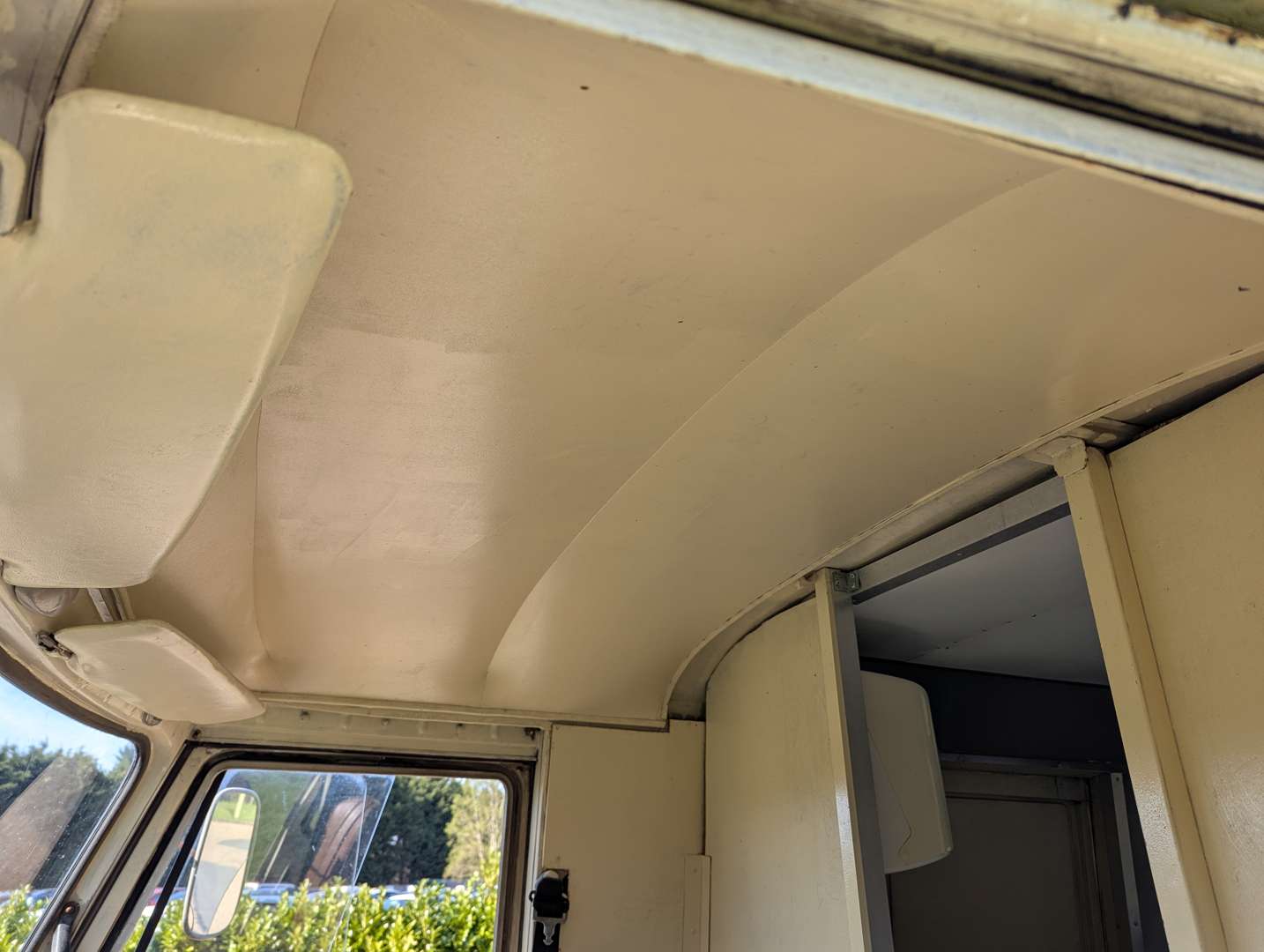 <p>1979 PEUGEOT J7 VAN LHD</p>