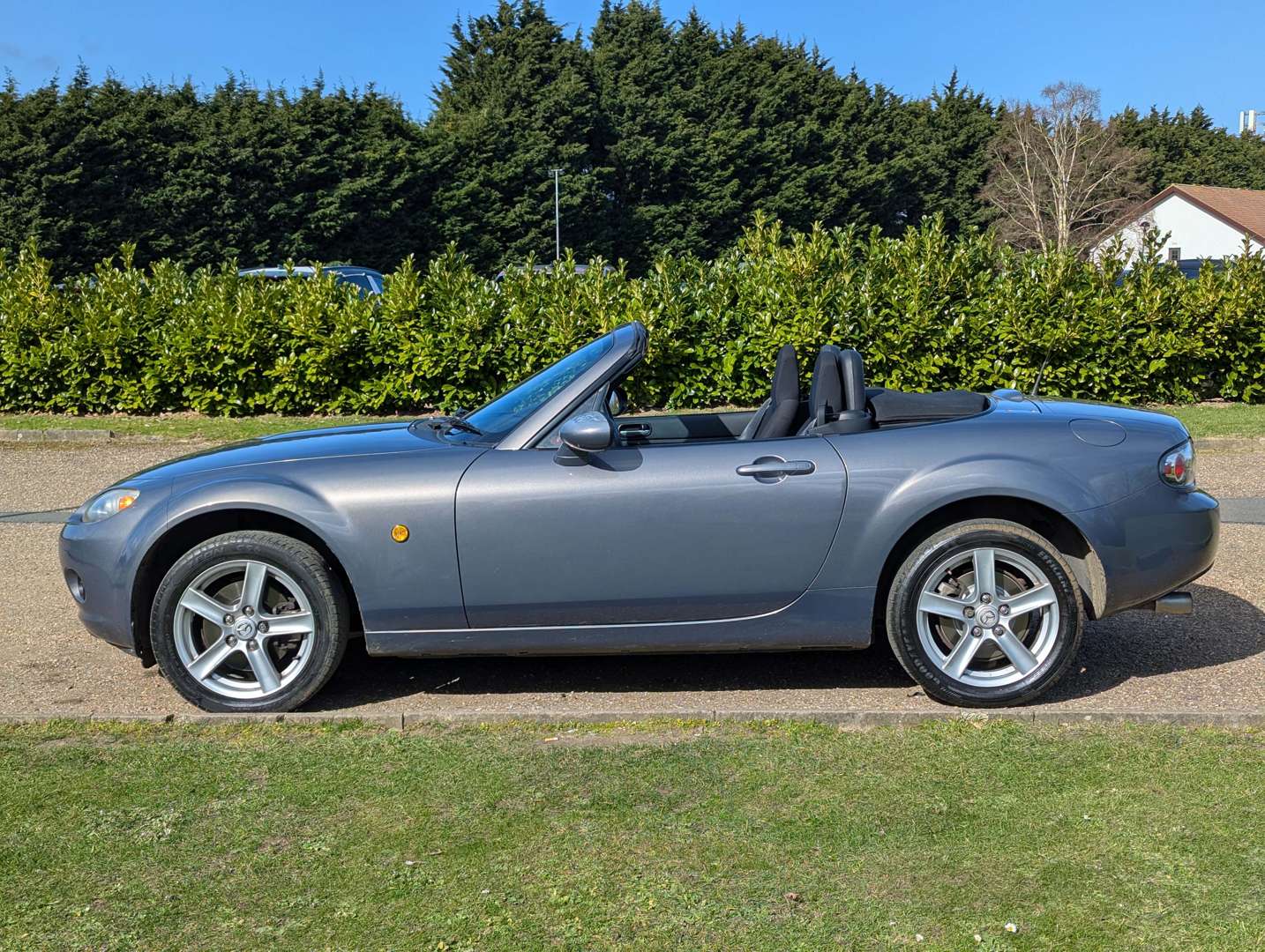 <p>2008 MAZDA MX-5</p>