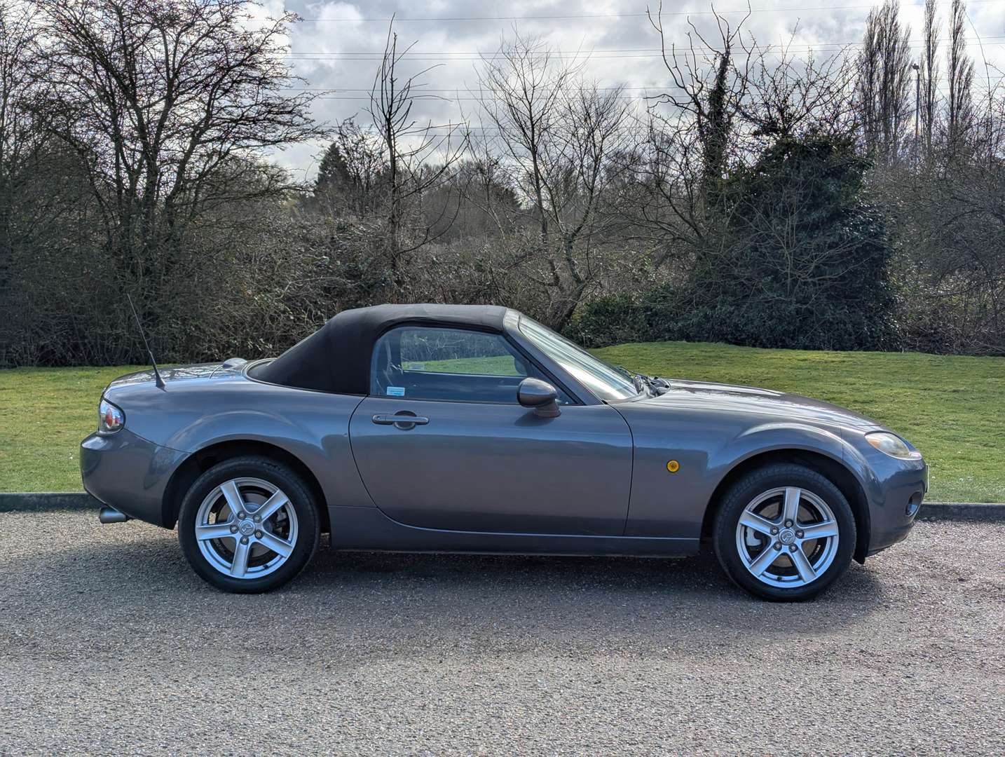 <p>2008 MAZDA MX-5</p>