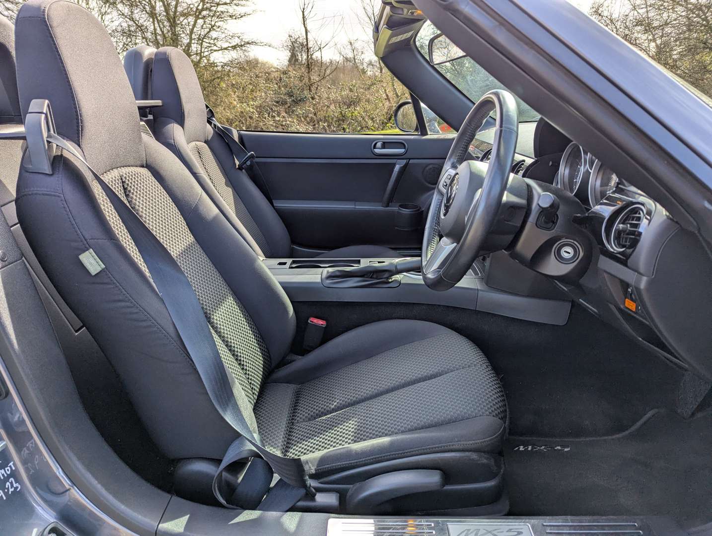 <p>2008 MAZDA MX-5</p>