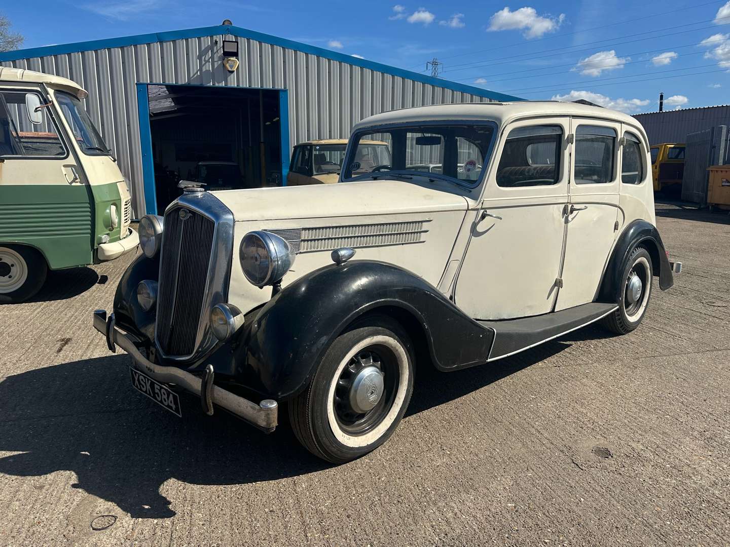 <p>1938 WOLSELEY 14/60</p>