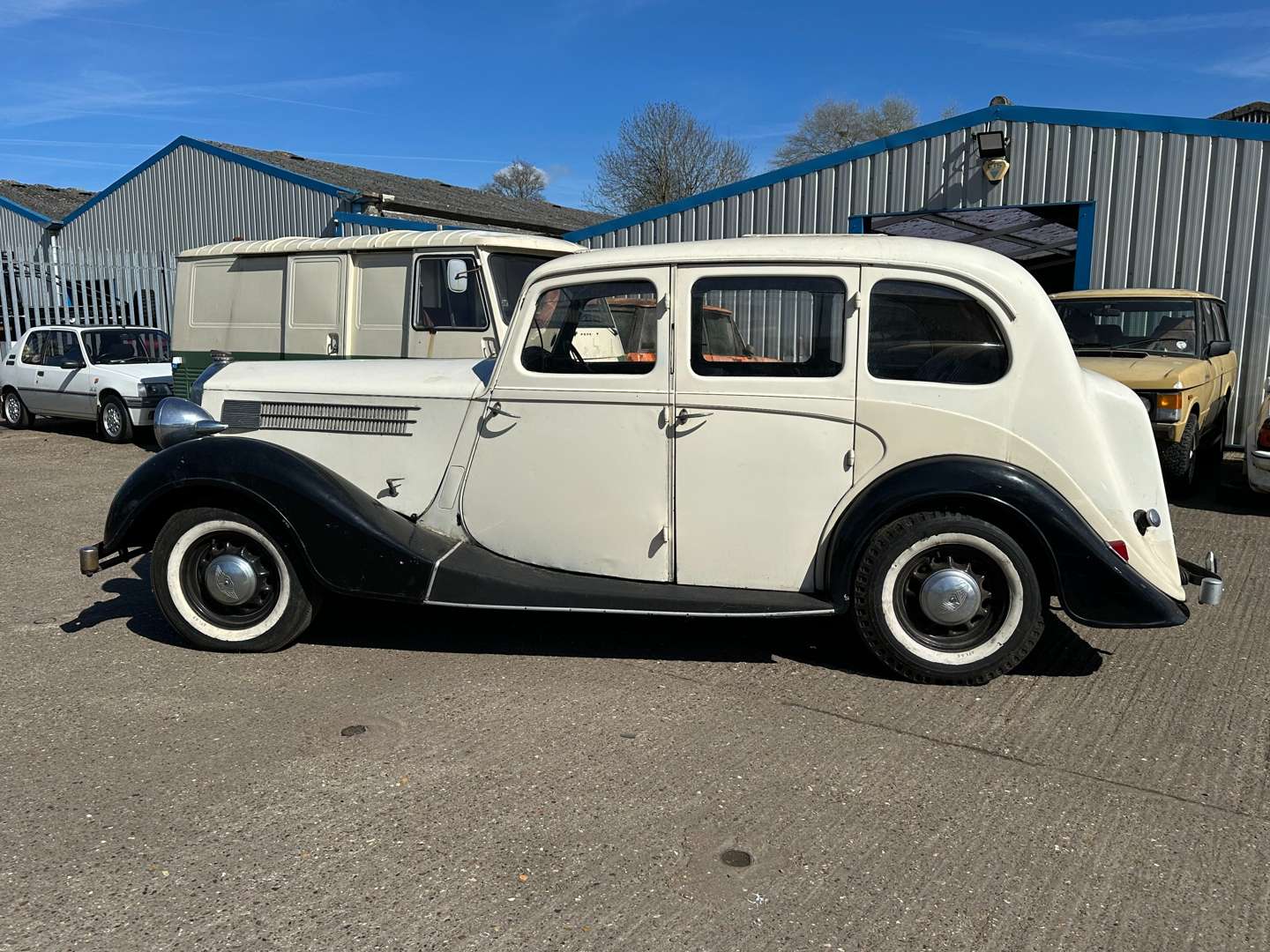 <p>1938 WOLSELEY 14/60</p>